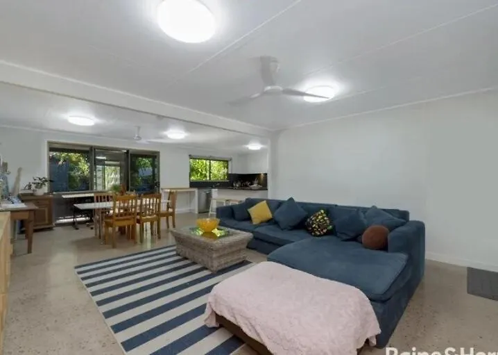 Large Family Home In Paradise! Arcadia