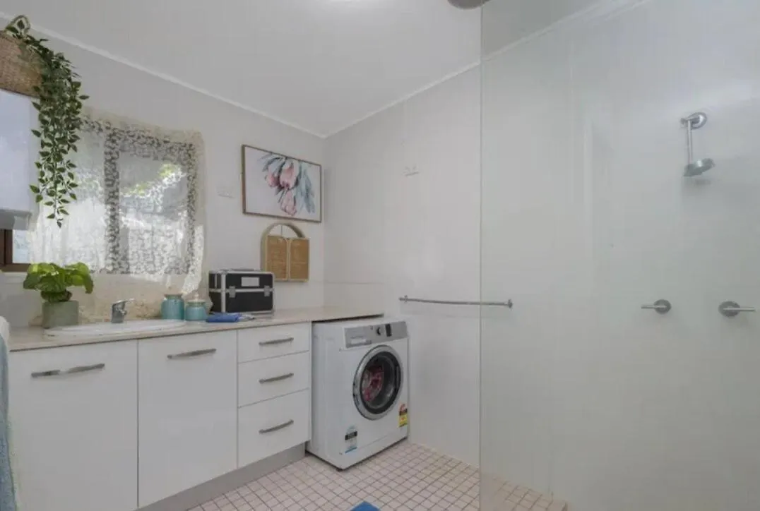 Large Family Home In Paradise! 1X 3 Bed House And 1X 2 Bed House Only 1 Booking At Any Time Arcadia